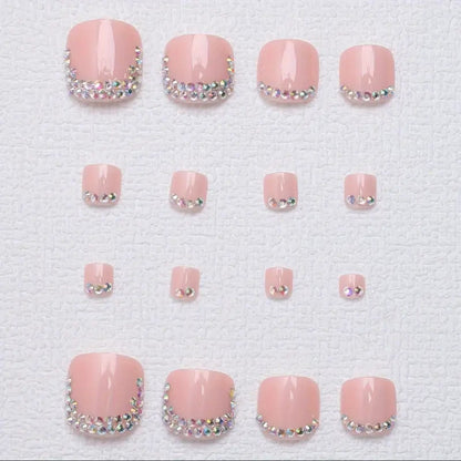 Modische, schlichte und kurze quadratische Fußmaniküre