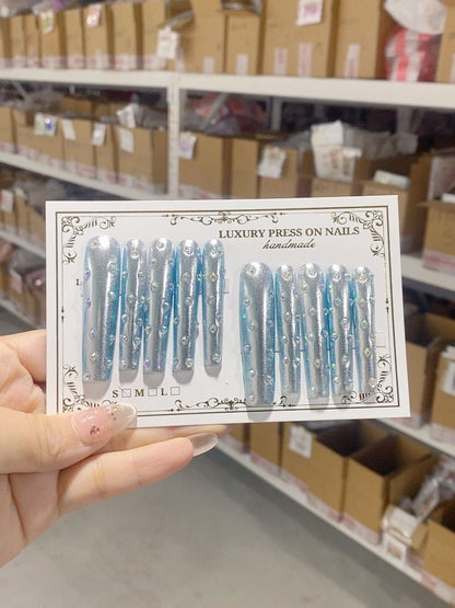 Damenmode, geschnitzte, handgefertigte Rüstung