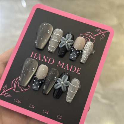 Hochwertige, 3D-geschnitzte, robuste, handgefertigte Rüstung im Katzenaugen-Design