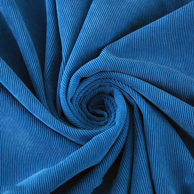 Modische Kleidung Hosenanzug mit Punkten aus Cord