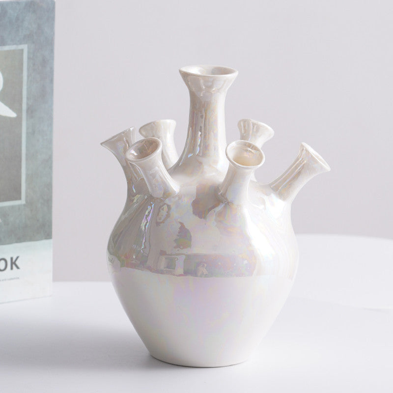 Neue Blumen für die Wohnzimmerdekoration