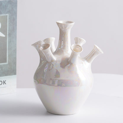 Neue Blumen für die Wohnzimmerdekoration