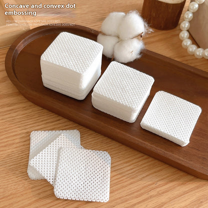 Schwammartiges Reinigungstuch für Maniküre