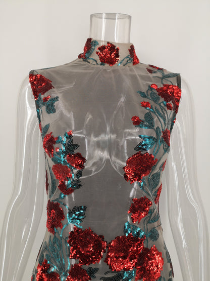 Ärmelloses Kleid aus Netzgarn, Blumenstickerei und Pailletten