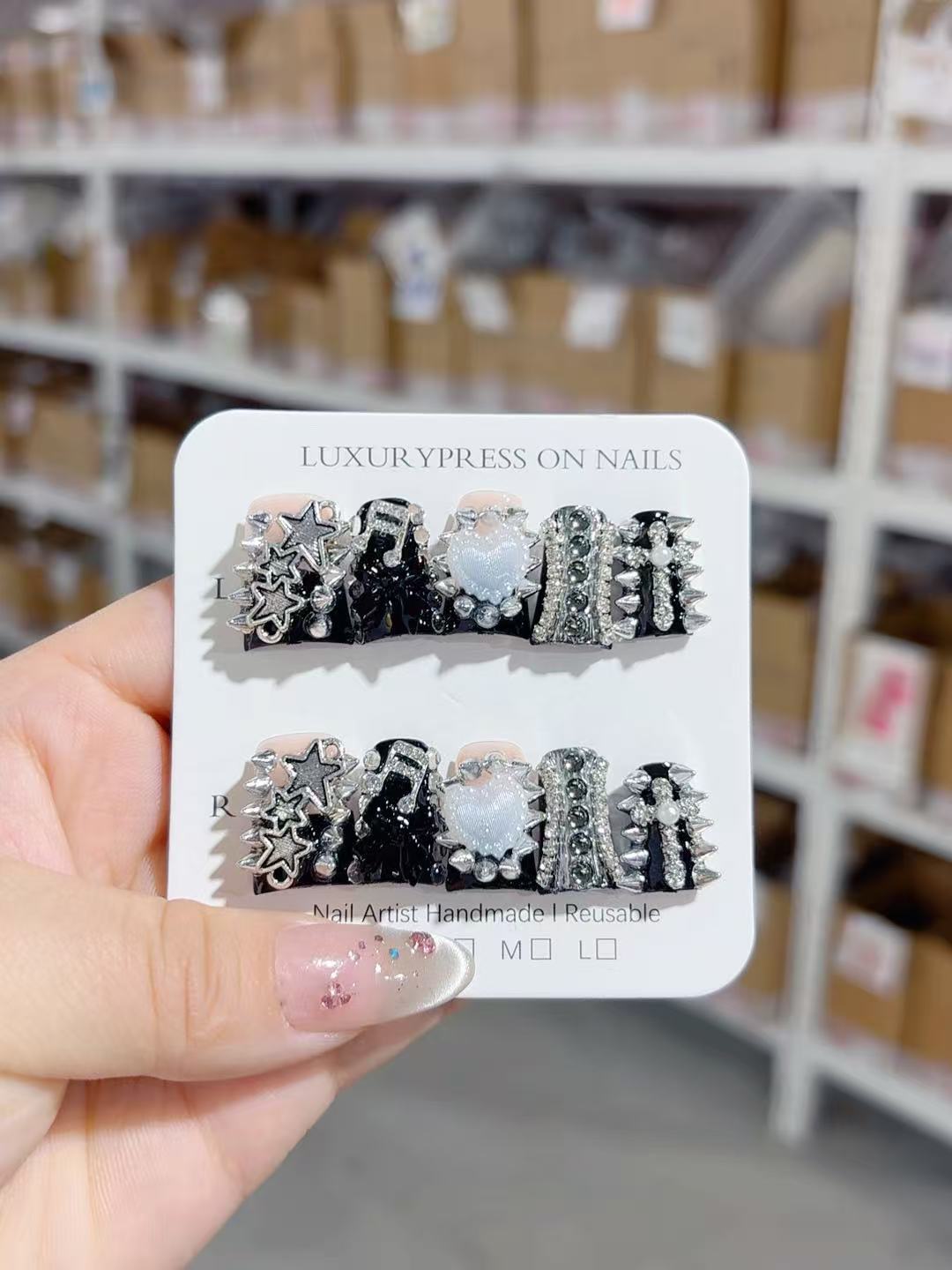 Handgefertigte Rüstung für Damen mit persönlicher Note